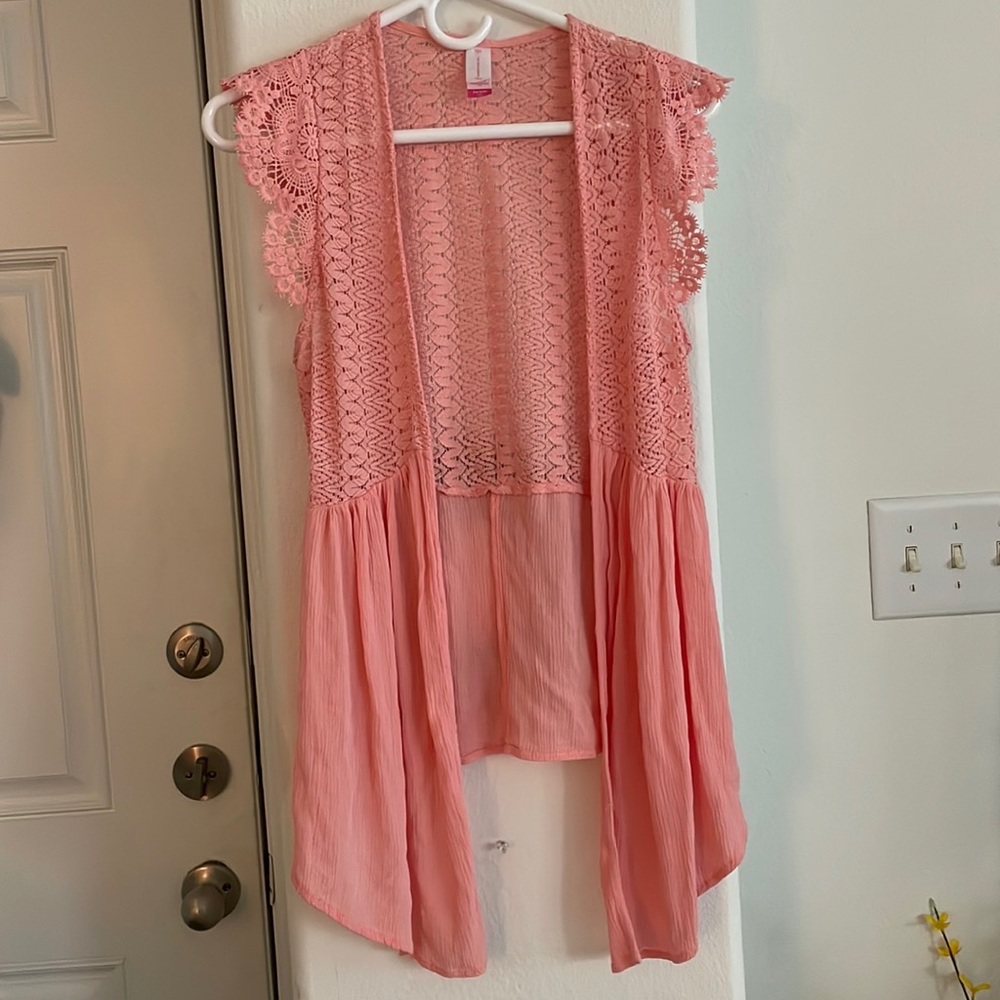 No Boundaries Peach Lace and Sheer Ruffle Vest Style Kimono Size XS
